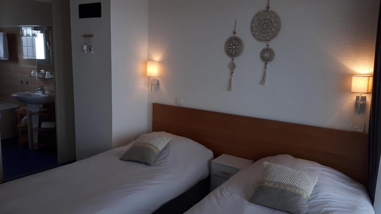 Hotel Du Port Bar Restaurant Sarzeau Dış mekan fotoğraf