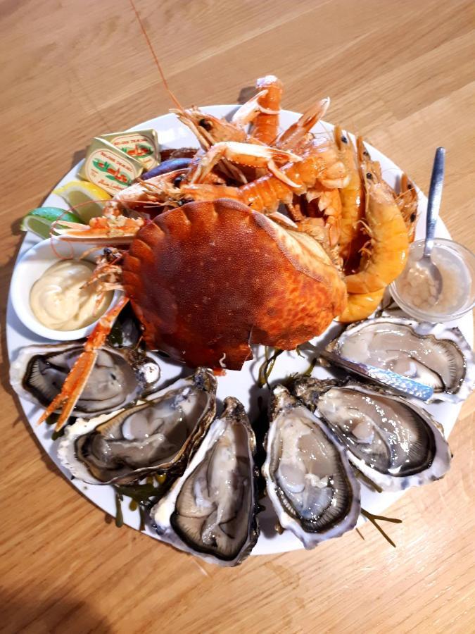 Hotel Du Port Bar Restaurant Sarzeau Dış mekan fotoğraf